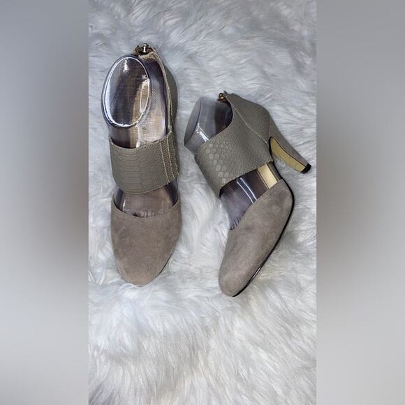 Bella Vita Heels - Picture 11 of 14